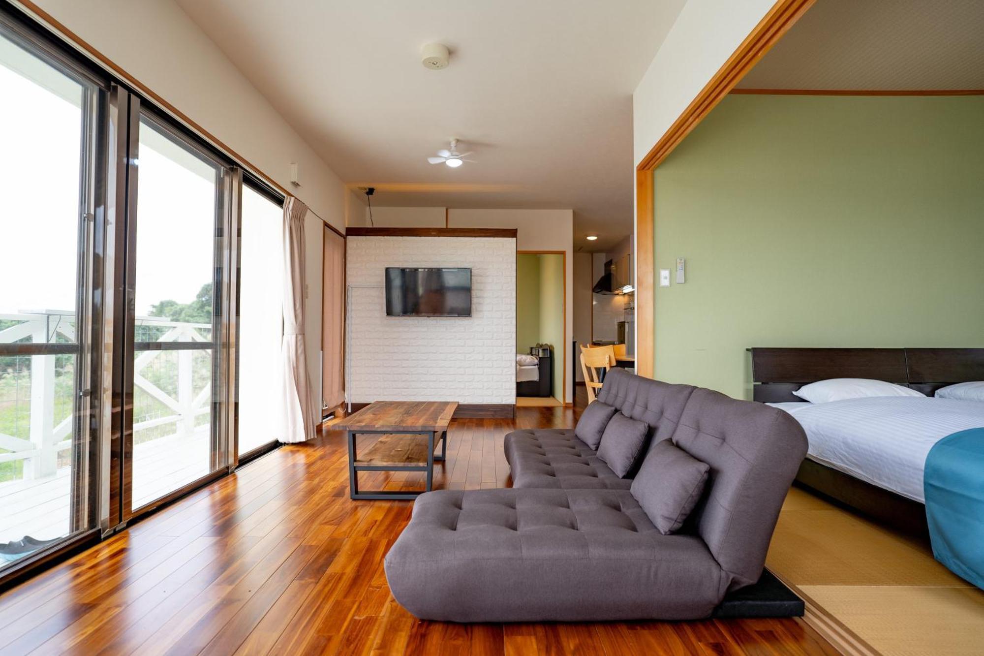 ペンションパシフィカ古宇利 Villa Kouri Exterior photo